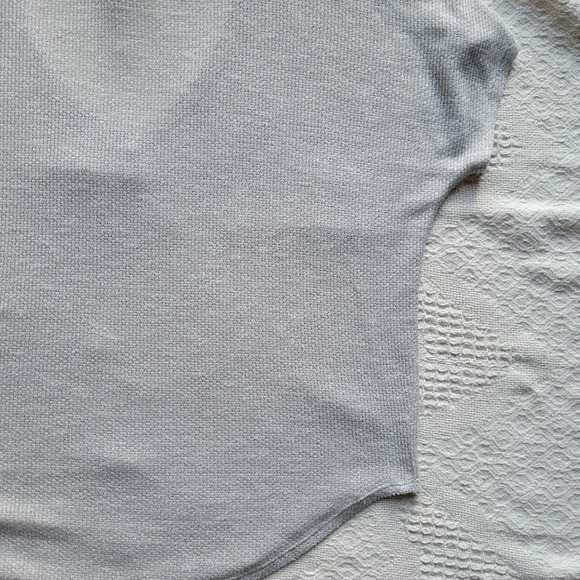 Babaton Casual Relaxed fit Cotton Blend Knit V-Neck T-Shirt - Picture 6 of 11